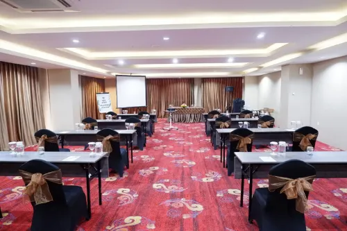 ASTON Inn Pandanaran - Semarang Fasilitas Bisnis Photos