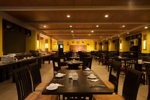 Woraburi Phuket Resort & Spa Restauration Photos