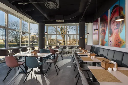 Ibis Styles Berlin Treptow Dining Photos