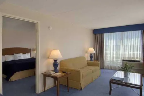 DoubleTree by Hilton Hotel Boston Bayside Photos