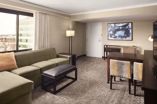 Embassy Suites by Hilton Tysons Corner Rooms Photos