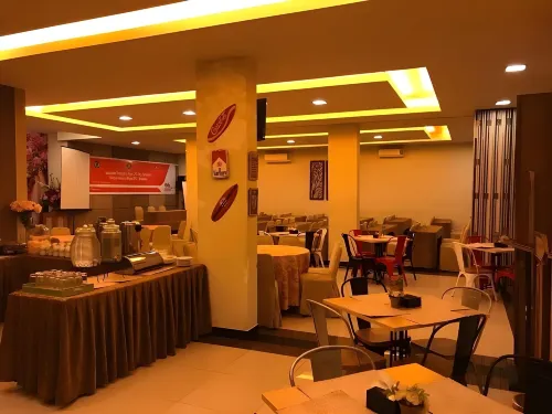 Avira Hotel Makassar Restauranger Photos