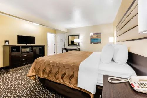 Quality Inn & Suites Capitola by the Sea Chambres Photos