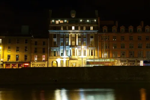 The Clarence Exterior Photos