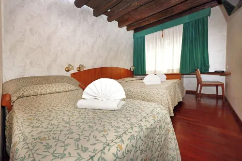 Hotel Corot Photos