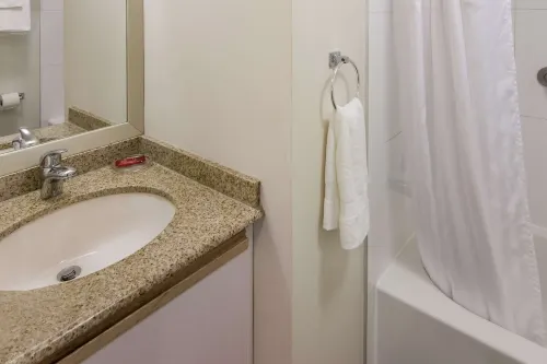 SureStay Hotel by Best Western North Vancouver Capilano Zimmer Photos