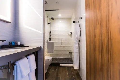 Crowne Plaza HY36 Midtown Manhattan Rooms Photos