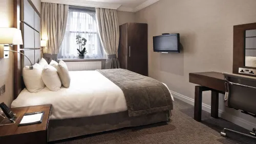 Gem Langham Court Hotel Photos