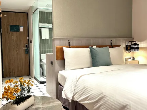 Fun Stay Inn Ximen Photos