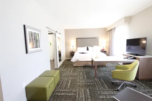 Hampton Inn & Suites Dallas Market Center Photos