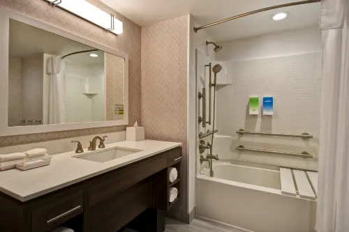 Home2 Suites by Hilton Taylor Detroit Rooms Photos