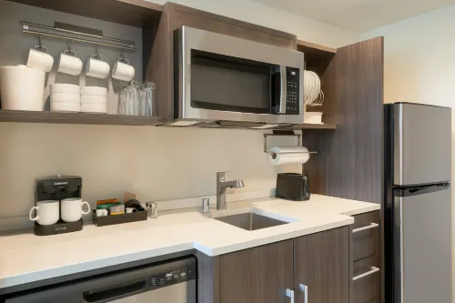Home2 Suites by Hilton Woodland Hills Los Angeles Rooms Photos