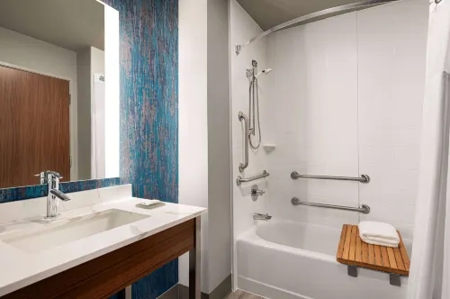 La Quinta Inn & Suites by Wyndham Marysville Rooms Photos