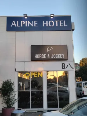 Alpine Hotel Exterior Photos