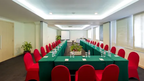 Sintesa Peninsula Hotel Palembang Espaces Affaires Photos
