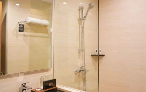 Pollos Hotel & Gallery Rembang Kamar Photos