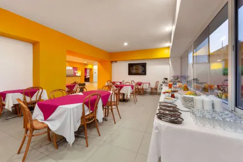 Comfort Inn Monterrey Valle Mahlzeiten Photos