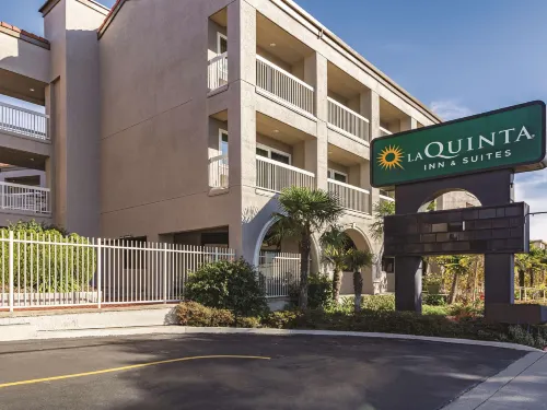 La Quinta Inn & Suites by Wyndham San Francisco Airport West Featured Photos