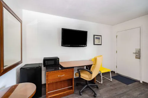 Oceanside Inn & Suites, a Days Inn by Wyndham Rum Photos