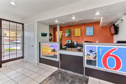 Motel 6 Salinas, CA - North Monterey Area Espaces publics Photos