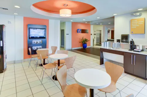 Motel 6 Roanoke, TX - Northlake - Speedway Öffentliche Flächen Photos