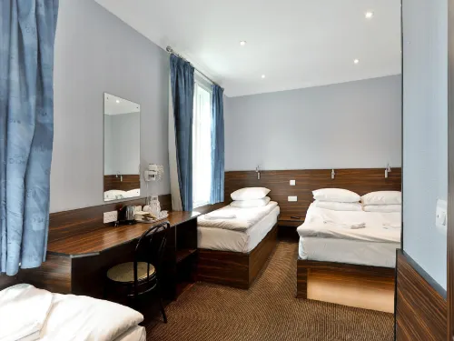 Crestfield Hotel Photos