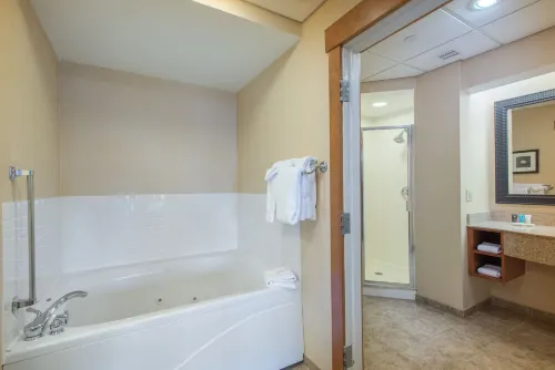 Crowne Plaza Lake Placid Rooms Photos