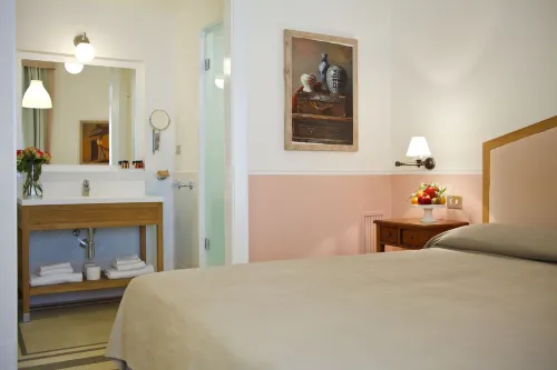 Piazza di Spagna Prestige Featured Photos