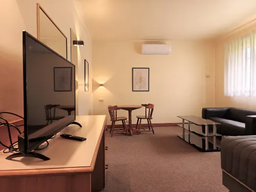 St Georges Motor Inn Rooms Photos