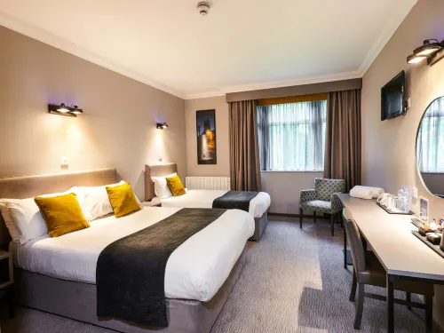 The Royal Toby Hotel Zimmer Photos
