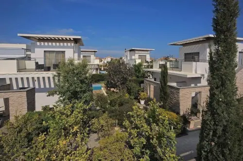 E-Hotel Larnaca Resort & Spa Nära hotellet Photos