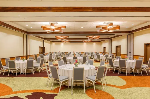 Courtyard by Marriott King Kamehameha's Kona Beach Hotel Dining Photos