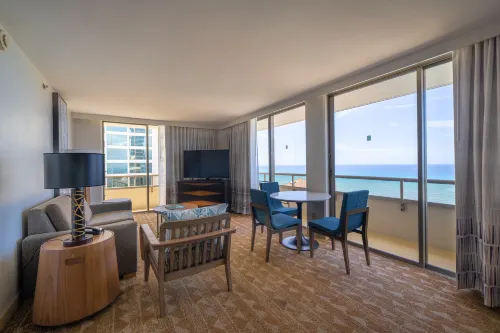 Embassy Suites by Hilton Waikiki Beach Walk Værelser Photos
