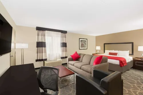 Ramada by Wyndham des Moines Airport Kamar Photos
