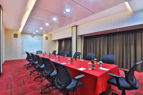 Best World Kindai Hotel Бизнес-удобства Photos