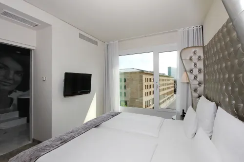 Arcotel John F Berlin Rooms Photos