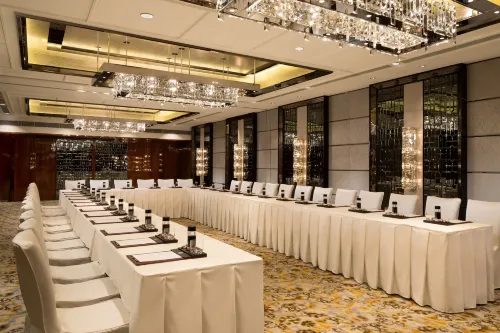 The Ritz-Carlton, Hong Kong Business Photos