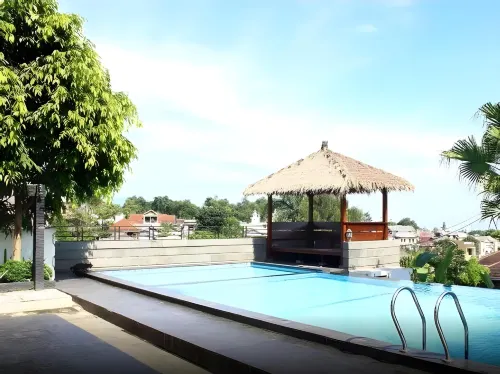 The Rizen Hotel Relaksasi & Rekreasi Photos