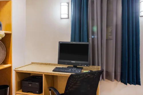 La Quinta Inn by Wyndham Norfolk Virginia Beach Business Facilities Photos