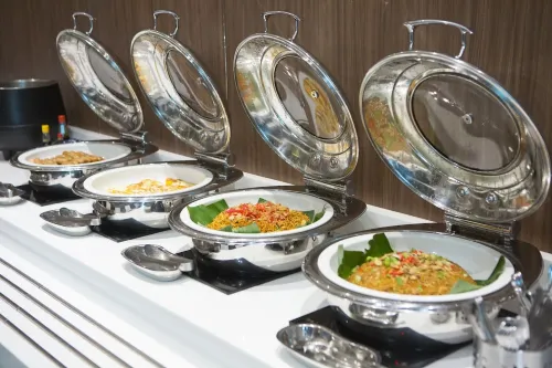 Holiday Inn Express Jakarta International Expo Restauration Photos