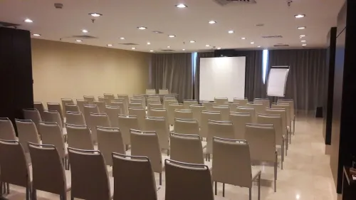 LCB Hotel Fuenlabrada Business Facilities Photos