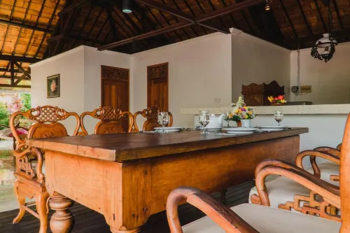 Bali Royal Heritage Villas Dining Photos