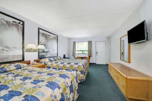 Super 8 by Wyndham Niagara Falls North Rooms Photos