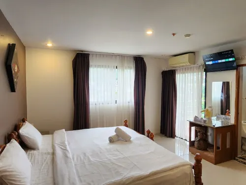 Patong Dynasty Royal Hotel Zimmer Photos