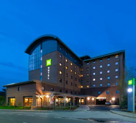 Ibis Styles London Gatwick Airport Featured Photos