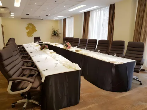 Luxus Grand Hotel Business Facilities Photos