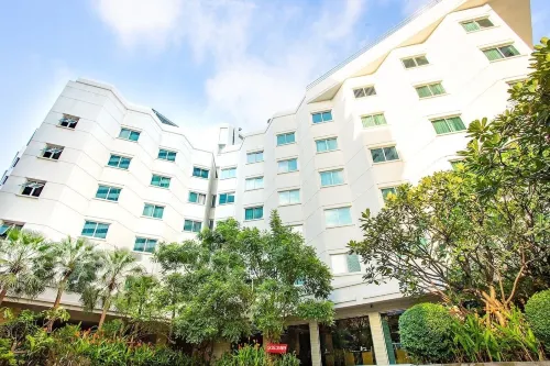 Graceland Hotel Bangkok Extérieur Photos