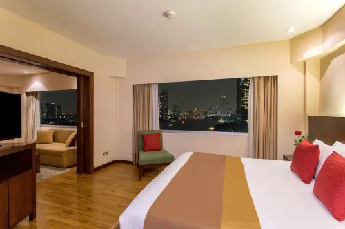 Ramada Plaza by Wyndham Bangkok Menam Riverside Rooms Photos