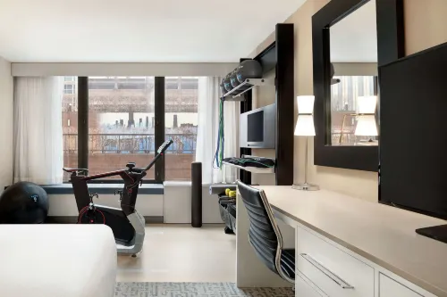 DoubleTree by Hilton Chicago Magnificent Mile Photos