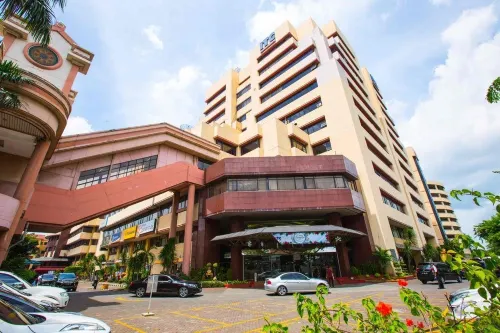 Holiday Inn Express Jakarta International Expo Extérieur Photos